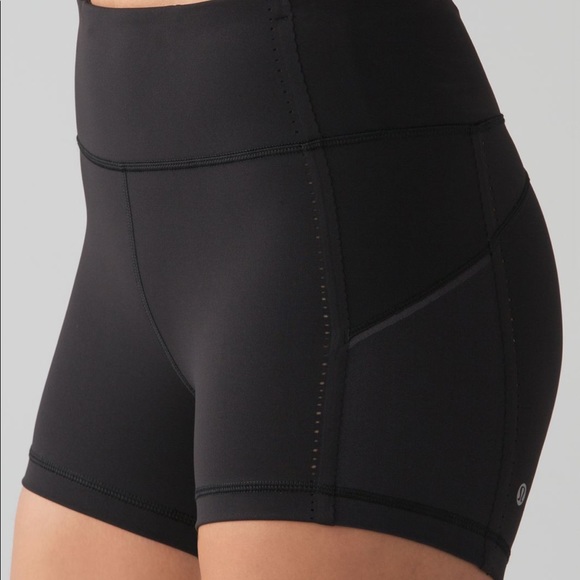 lululemon athletica Pants - Lululemon smooth stride hot short 8